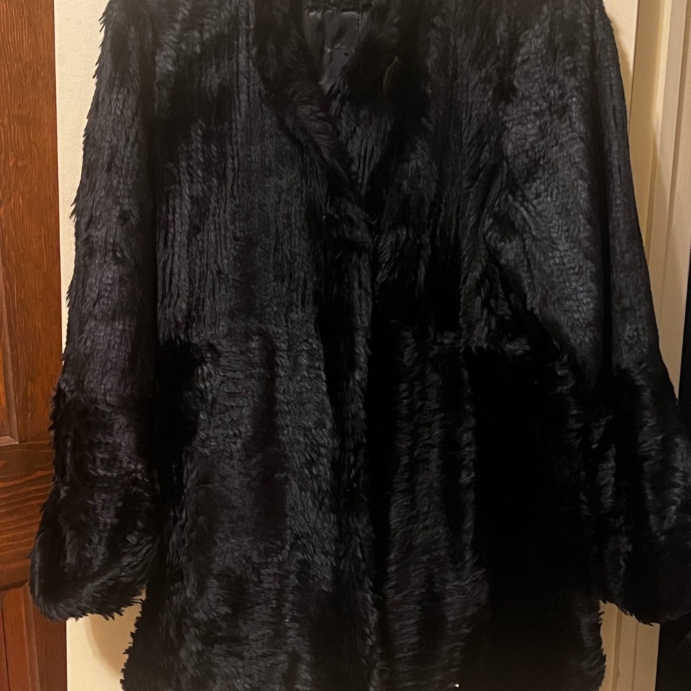 Dennis Basso Luxurious Black Outerwear
